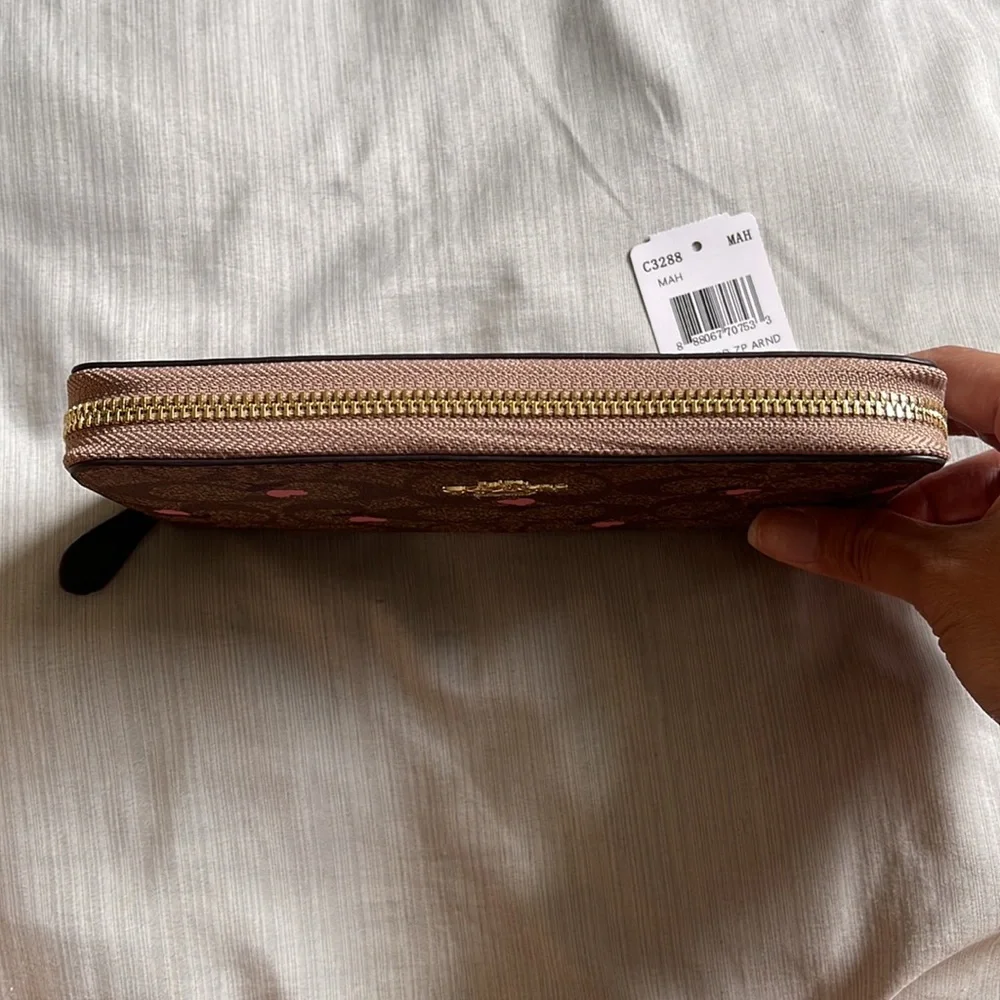 COACH Accordion Zip Wallet Signature Canvas With Heart Floral Print